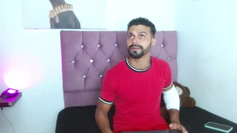 Max  Ashley online show from 10/05/25, 09:02