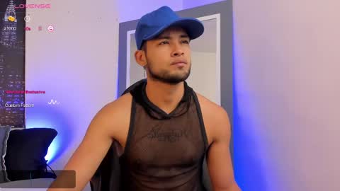 Snapshot of max_conor_ chatting on 02/13/25, 11:28 Max Conor online show from 02/13/25, 11:28