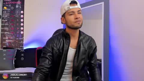 Snapshot of max_conor_ chatting on 02/18/25, 11:33 Max Conor online show from 02/18/25, 11:33