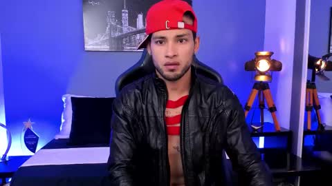 Snapshot of max_conor_ chatting on 09/21/25, 12:07 Max Conor online show from 09/21/25, 12:07