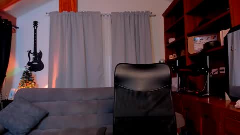 max D. online show from 12/21/24, 09:58