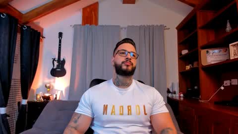 max D. online show from 03/06/25, 12:19