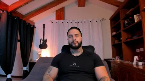 max D. online show from 10/08/25, 11:46