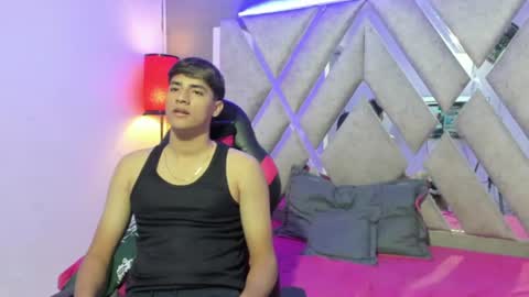 max_dixon7 online show from 07/11/26, 12:41