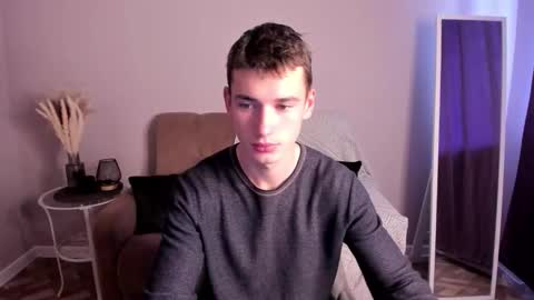 Snapshot of max_foks chatting on 09/24/25, 05:55 Max online show from 09/24/25, 05:55