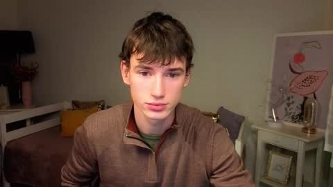 Snapshot of max_foks chatting on 12/17/25, 04:07 Max online show from 12/17/25, 04:07