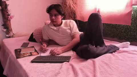 Snapshot of max_gold01 chatting on 04/05/26, 03:42 Max online show from 04/05/26, 03:42