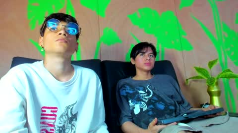 Snapshot of max_gold01 chatting on 04/10/26, 04:12 Max online show from 04/10/26, 04:12