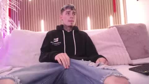 Snapshot of max_hader chatting on 02/15/26, 12:36 Max online show from 02/15/26, 12:36