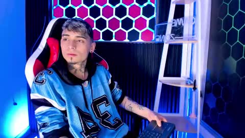 Max online show from 04/12/26, 03:11