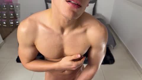 Snapshot of max_lancaster chatting on 03/08/26, 03:05 Max Lancaster online show from 03/08/26, 03:05