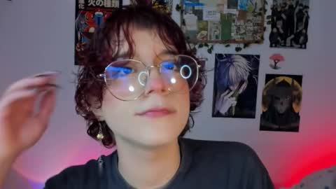 Snapshot of max_lover1 chatting on 12/20/25, 01:45 Max lover1 online show from 12/20/25, 01:45