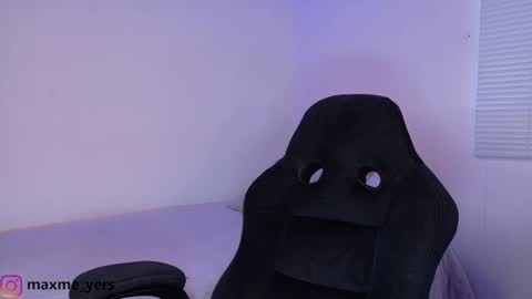 max_meyer online show from 10/21/25, 10:21