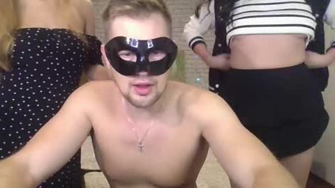 Max  Aliya online show from 09/30/25, 07:24