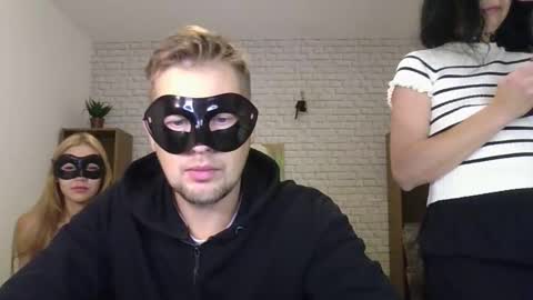 Max  Aliya online show from 11/03/25, 08:26