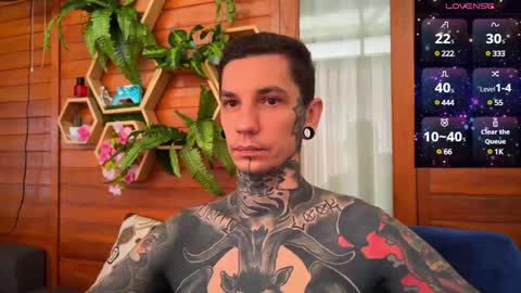 Snapshot of max_reaves chatting on 12/19/24, 02:12 online show from 12/19/24, 02:12