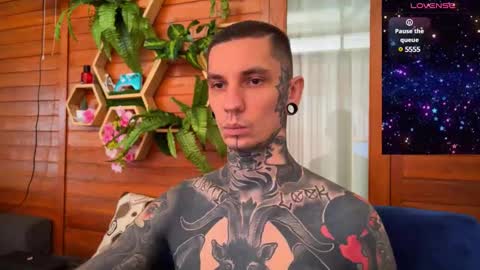 Snapshot of max_reaves chatting on 12/19/24, 06:56 online show from 12/19/24, 06:56