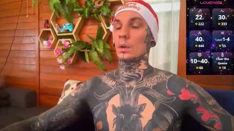 Snapshot of max_reaves chatting on 12/26/24, 05:04 online show from 12/26/24, 05:04