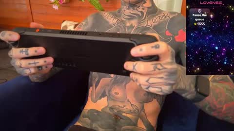 Snapshot of max_reaves chatting on 12/27/24, 06:57 online show from 12/27/24, 06:57