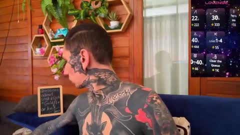 Snapshot of max_reaves chatting on 01/05/25, 02:17 online show from 01/05/25, 02:17