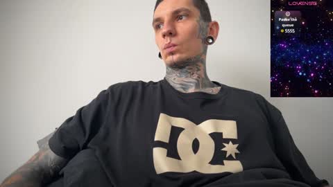 Snapshot of max_reaves chatting on 02/05/25, 09:57 online show from 02/05/25, 09:57