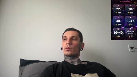 Snapshot of max_reaves chatting on 02/06/25, 01:32 online show from 02/06/25, 01:32