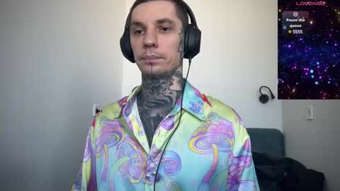 Snapshot of max_reaves chatting on 03/09/25, 09:35 online show from 03/09/25, 09:35