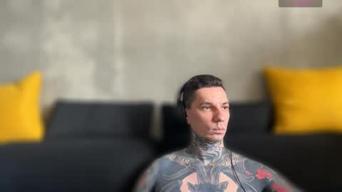 Snapshot of max_reaves chatting on 09/15/25, 05:07 online show from 09/15/25, 05:07