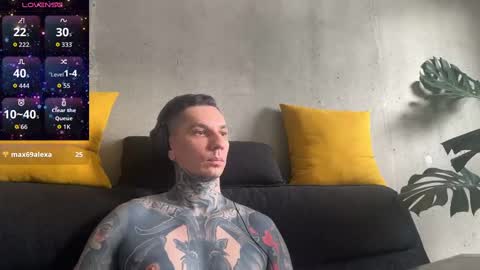 Snapshot of max_reaves chatting on 10/12/25, 05:28 online show from 10/12/25, 05:28