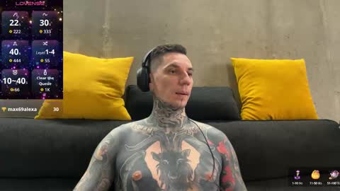 Snapshot of max_reaves chatting on 10/13/25, 05:29 online show from 10/13/25, 05:29