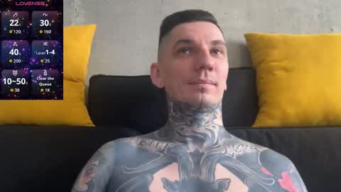 Snapshot of max_reaves chatting on 11/10/25, 05:28 online show from 11/10/25, 05:28