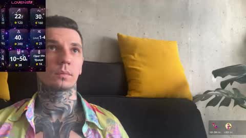 Snapshot of max_reaves chatting on 11/22/25, 05:28 online show from 11/22/25, 05:28