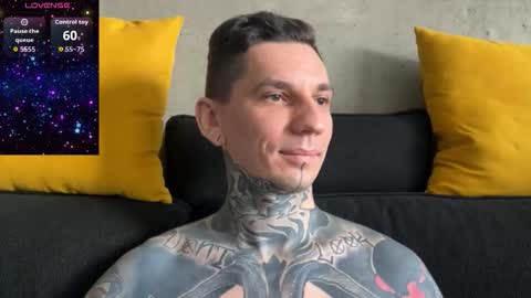 Snapshot of max_reaves chatting on 11/27/25, 06:04 online show from 11/27/25, 06:04