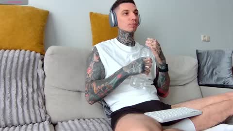    online show from 07/22/26, 06:16