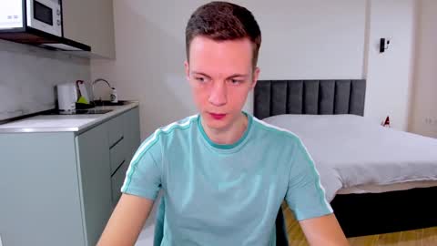 Max  online show from 01/25/25, 03:41