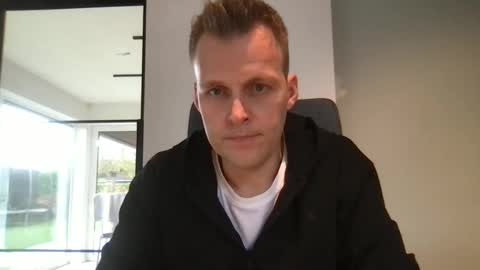 Snapshot of max_straight_1 chatting on 12/19/24, 11:50 Max take off clothes online show from 12/19/24, 11:50