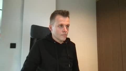 Snapshot of max_straight_1 chatting on 12/27/24, 01:07 Max take off clothes online show from 12/27/24, 01:07