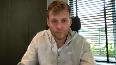 Snapshot of max_straight_1 chatting on 10/07/25, 08:44 Max take off clothes online show from 10/07/25, 08:44