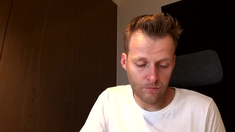 Snapshot of max_straight_1 chatting on 12/16/25, 07:57 Max take off clothes online show from 12/16/25, 07:57