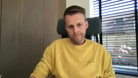 Snapshot of max_straight_1 chatting on 03/02/26, 10:22 Max take off clothes online show from 03/02/26, 10:22