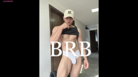 max_valiant1 online show from 05/25/26, 11:05