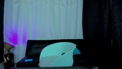 MAX     online show from 01/21/25, 08:52