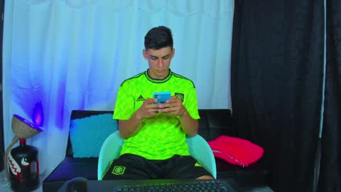 MAX     online show from 01/27/25, 07:14