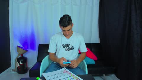 MAX     online show from 03/10/25, 06:05