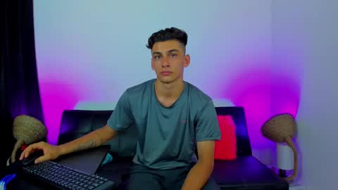 MAX     online show from 10/07/25, 06:54