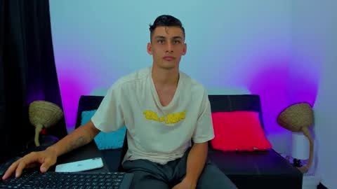 MAX     online show from 10/08/25, 05:32