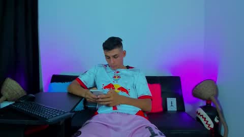 MAX     online show from 12/15/25, 11:20