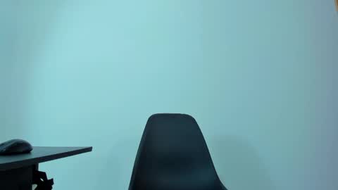 Snapshot of max_wild01 chatting on 06/04/26, 06:03 MAX online show from 06/04/26, 06:03