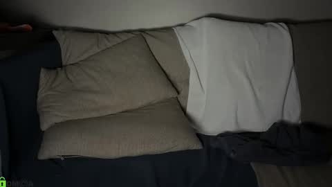 Max online show from 09/23/25, 08:23