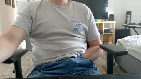 Snapshot of maxboner94 chatting on 11/12/25, 09:10 maxboner94 online show from 11/12/25, 09:10